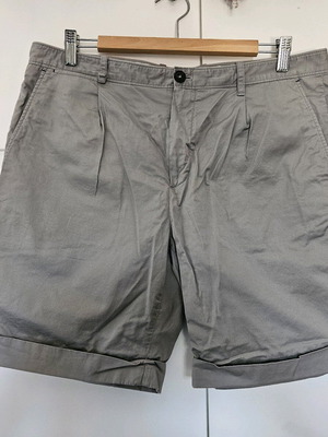 Σορτς Zara σαν καινούργιο, γκρι, μέγεθος M/L με φερμουάρ
