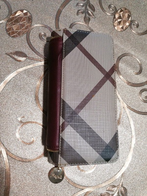 Fragola wallet slightly used in excellent condition
