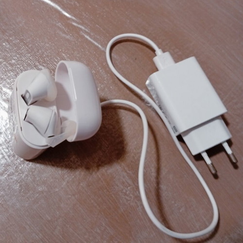 Wireless Bluetooth earbuds TWS with charging case, new