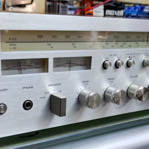 Akai AA-1030L stereo receiver used