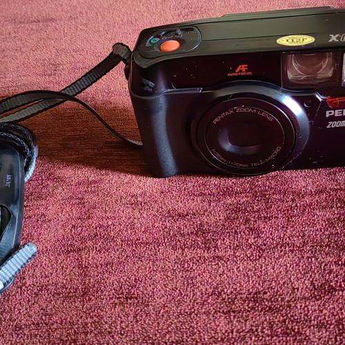 Pentax Zoom 70-X 35mm Film Camera