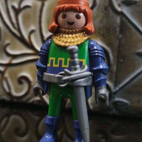 Playmobil Brave Prince 4646 medieval knight used with gold crown gift