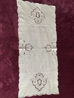 Cutwork table linen set white cotton, like new