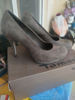 Tamaris brown suede pumps like new, size 39
