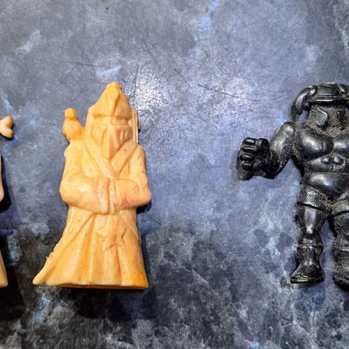 Alien figures used, pack of 3 pieces