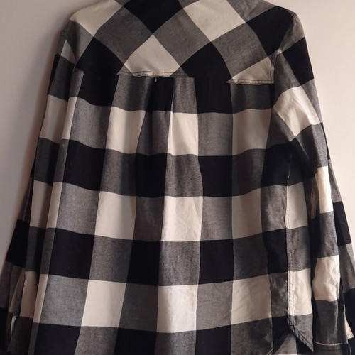 H&M women's long-sleeve checked shirt, size M, black and white