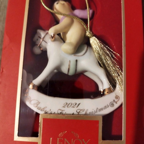 Lenox Disney Winnie the Pooh Baby's 1st Christmas ornament 2021 new
