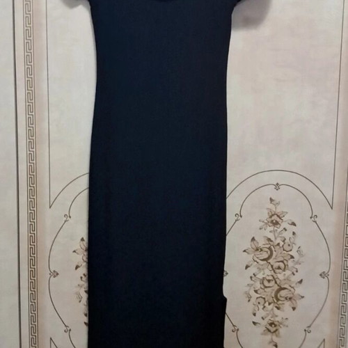 Long elastic dress black, like new, side slit, 95% viscose