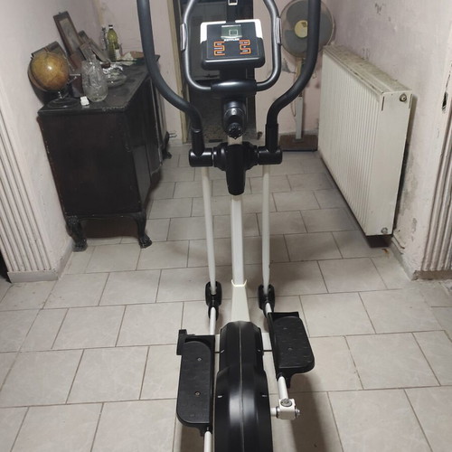 Kettler Verso 109 elliptical machine like new, Basic Series