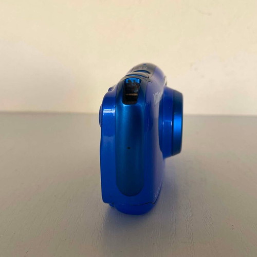 Nikon Coolpix W100 Blue 13.2 MP 2.7" LCD digital camera used, non-working