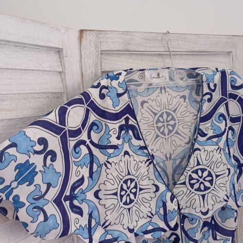 Hemithea medium dress like new, white and blue