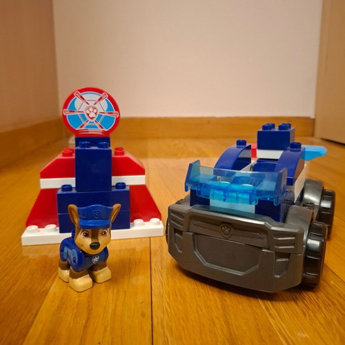Mega Blocks Paw Patrol Chase’s City Police Cruiser like new, 31 pieces