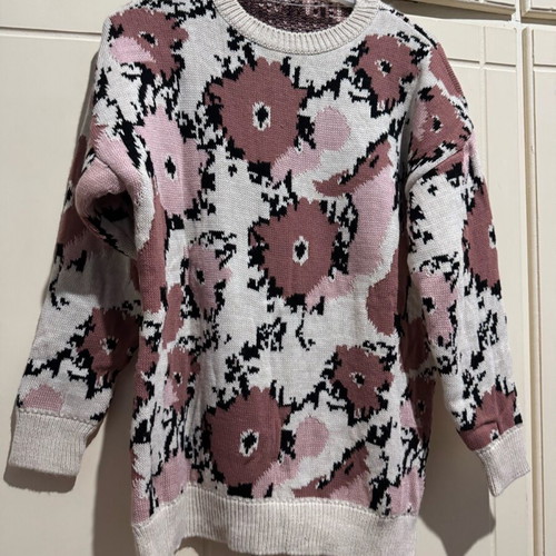 Pullover like new, size S/M, beige and pink