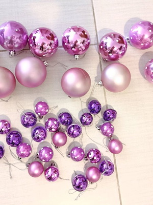 Christmas balls like new, set of 36, purple shades