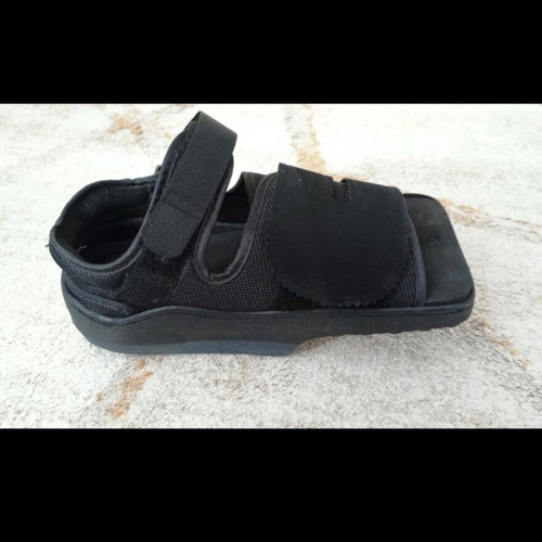 Orthopedic Offloading Shoe like new, post-surgery, adjustable size 36-39