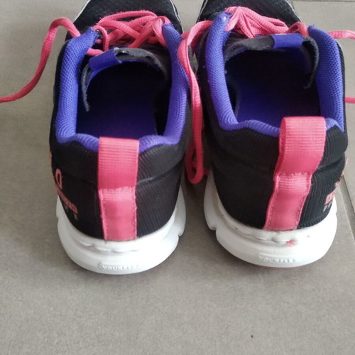 Reebok athletic shoes used, size 36, black and pink