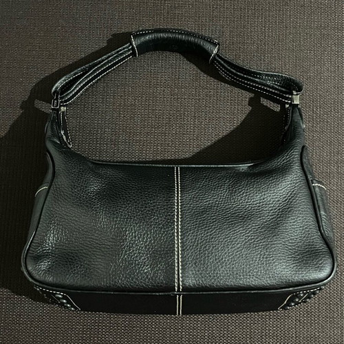 Tod’s leather shoulder bag black like new