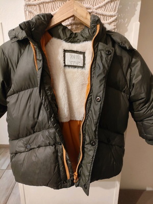Zara jacket khaki with hood for boy 4-5 years like new