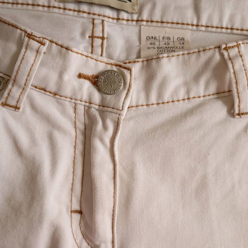 White women's jeans size M, like new