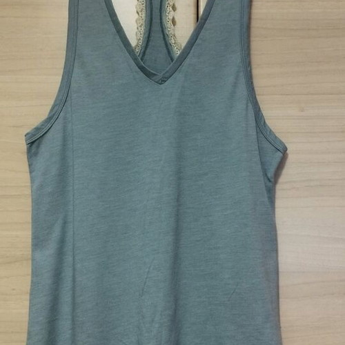 Regalinas blouse used with lace and bow in gray
