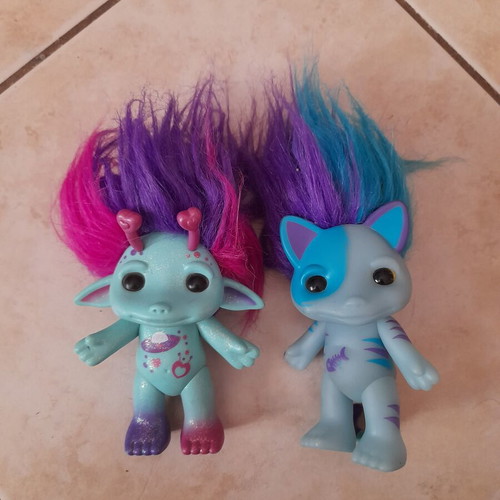Figures set of 2 like new