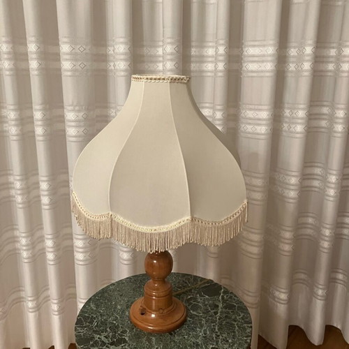 Set of 2 vintage table lamps with fabric shade and wooden base used