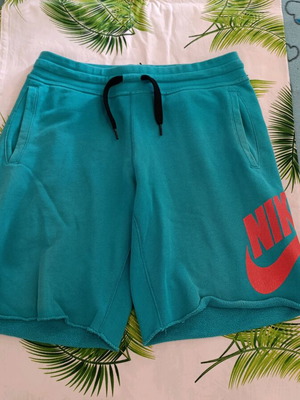 Nike bermuda shorts used, size M