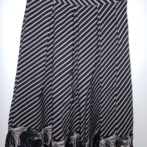 Midi flare skirt with pattern, elastic waist, size S-M, like new
