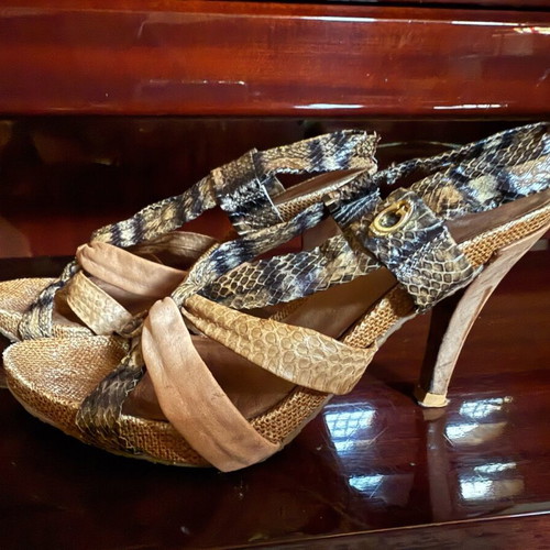 Guess sandals size 37 like new, brown with wooden heels