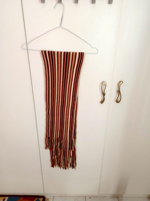 Striped scarf like new medium size brown and red