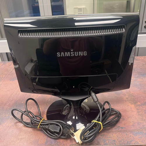 Samsung SyncMaster T190 LCD monitor Touch of Color series