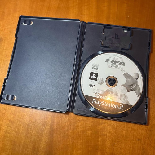 FIFA Football 2002 παιχνίδι PlayStation 2 μεταχειρισμένο, ελληνική έκδοση με Μανώλη Μαυρομμάτη