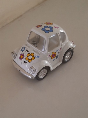 Kintoy metal Volkswagen Beetle toy car 80s
