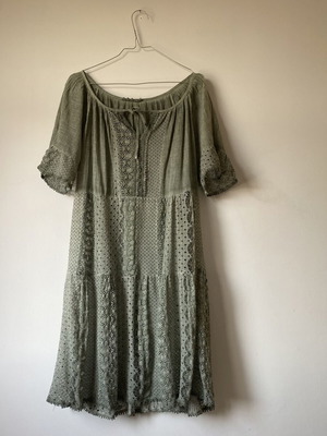 Boho summer dress, green, with front ties