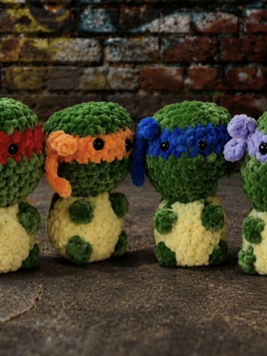 Crocheted Teenage Mutant Ninja Turtle toy new