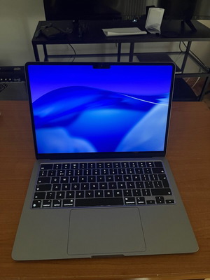 Apple MacBook Air 15" (2023) Retina Display M2 8-Core 8GB 256GB SSD Space Grey DE Keyboard like new