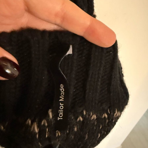 Tailor Made knit cap like new