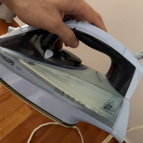 Philips Azur 2600W steam iron SteamGlide Plus, Anti-Calc