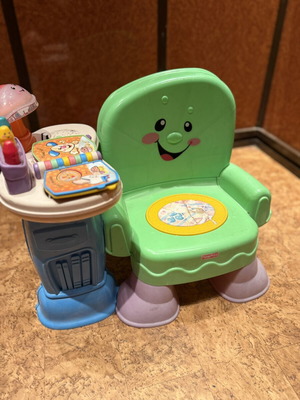 Fisher-Price παιδική καρεκλίτσα μεταχειρισμένη με διαδραστικό τραπεζάκι