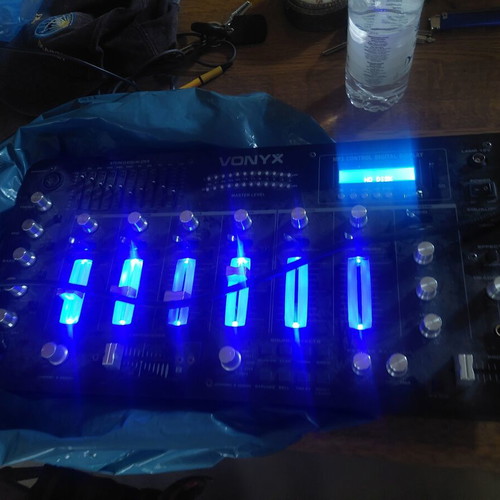 VONYX STM-3007 DJ Mixer 6 Channels with USB/SD/MP3, Effect and Bluetooth used
