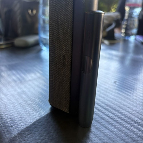 IQOS ILUMA i PRIME used with cosmetic marks