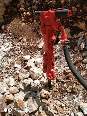 Πιστόλι κομπρεσέρ αέρος σαν καινούργιο με λάστιχα και καλέμια