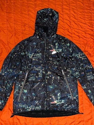 Nike Lightweight Reversible Windbreaker Jacket with City Print