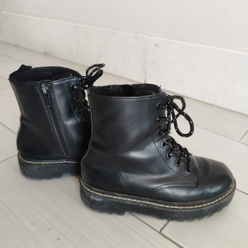 H&M children's boots size 31 like new, black with fur lining