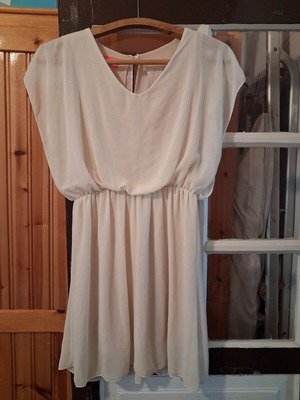 Lynne mini beige dress with lining