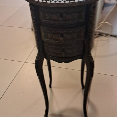 Decorative table used in excellent condition