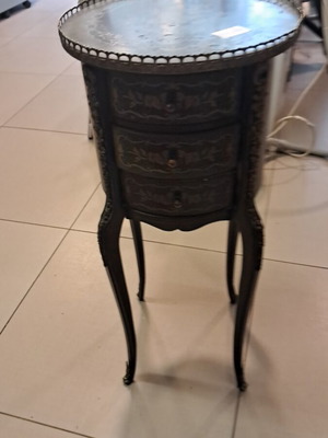 Decorative table used in excellent condition