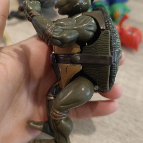 Donatello collectible figure 2003 like new, missing weapons