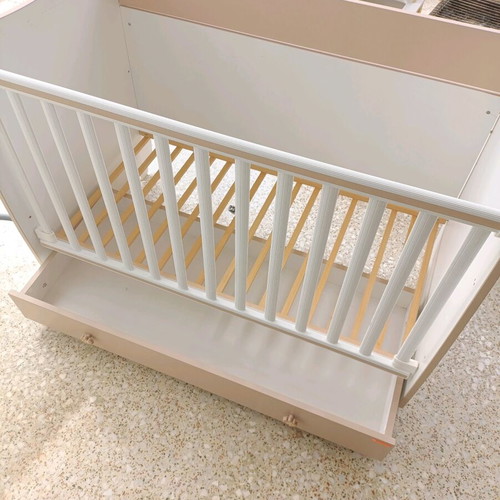 Lorelli baby cot used with Grecostrom mattress