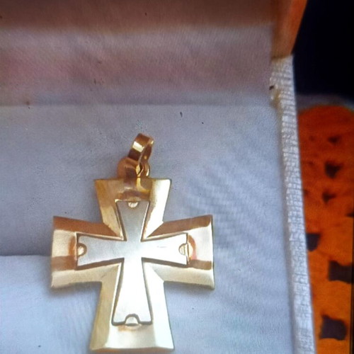 Gold cross 14 carats like new, very heavy